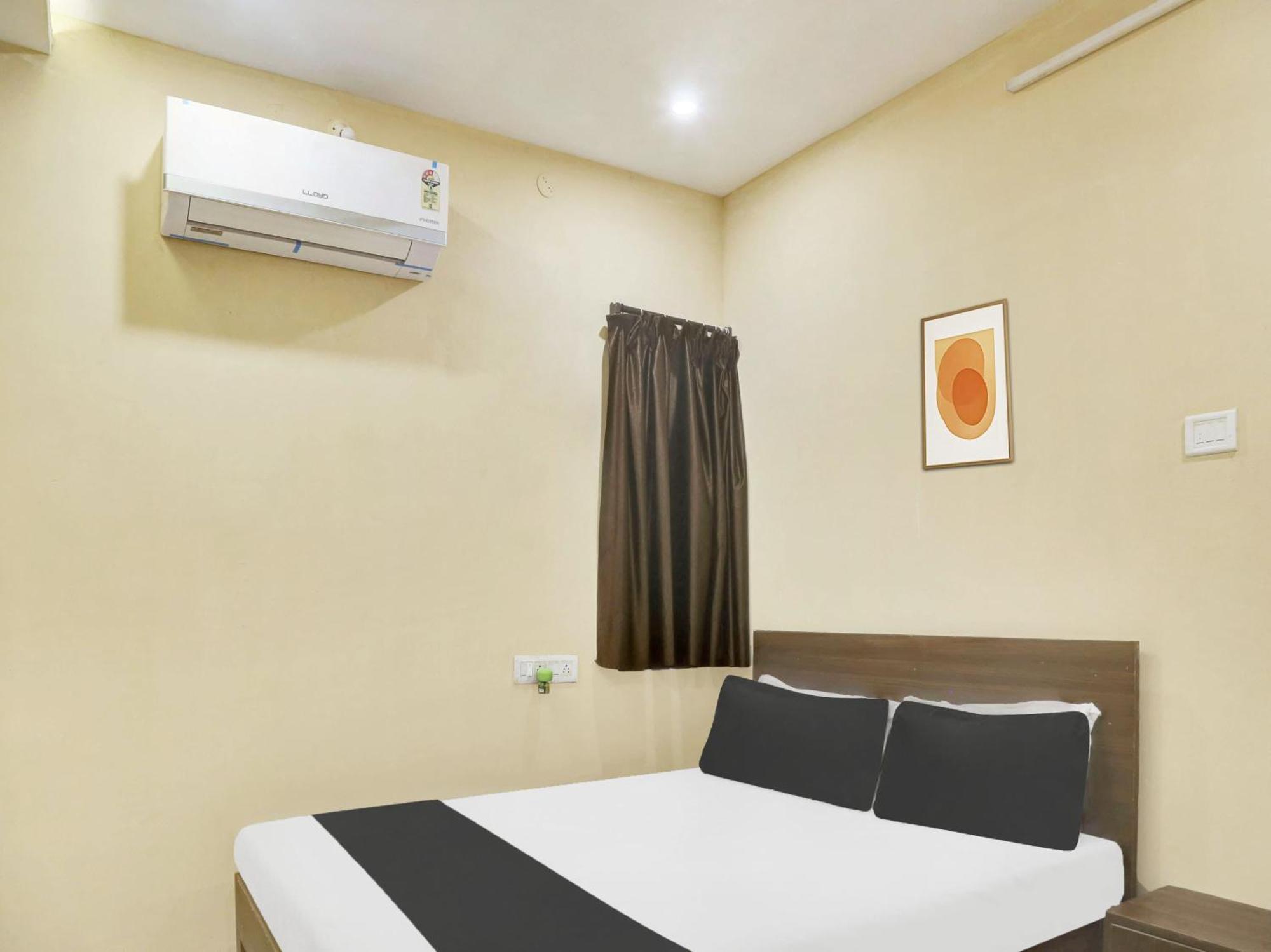 Spot On Grand Mantralayam Hotel Visakhapatnam Exterior photo