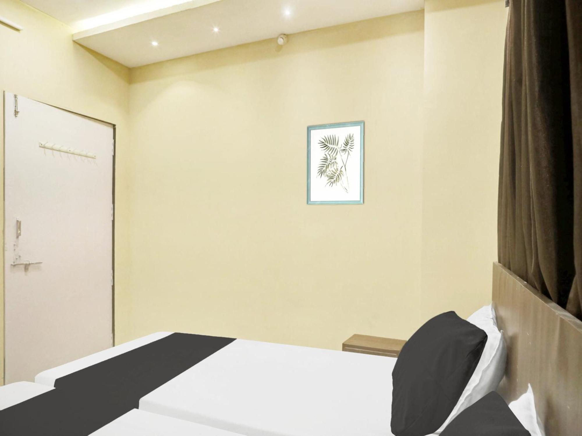 Spot On Grand Mantralayam Hotel Visakhapatnam Exterior photo