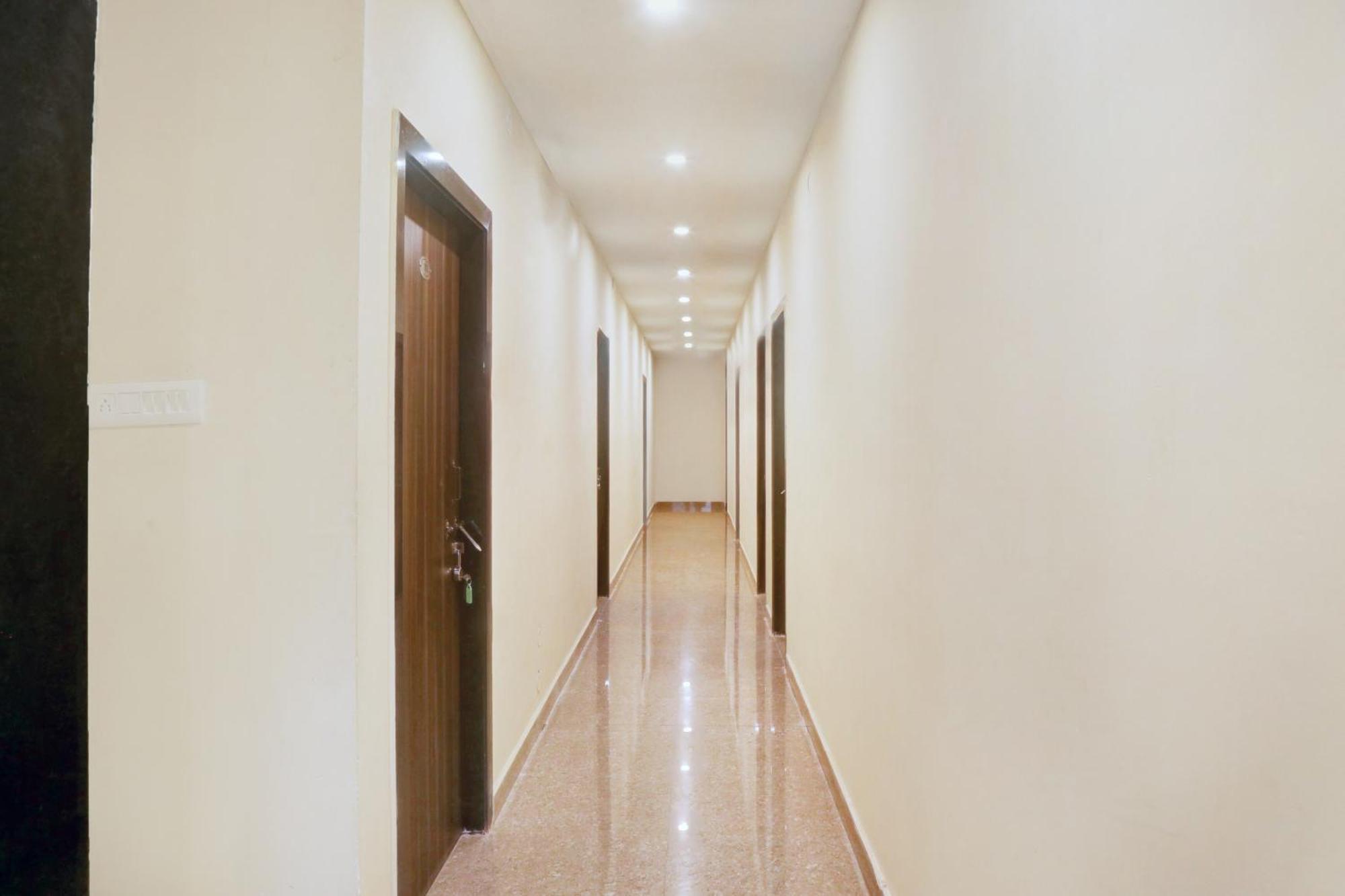 Spot On Grand Mantralayam Hotel Visakhapatnam Exterior photo